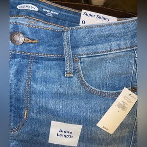 Old Navy Super Skinny Mid Rise Ankle Jeans